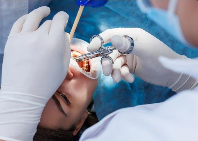 Oral Maxillofacial Surgery being performed by dental specialists in Kalyanpur